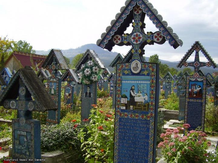  Cimitirul Vesel din Sapanta